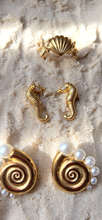 Load image into Gallery viewer, Seahorse Studs