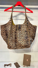 Load image into Gallery viewer, Leopard Trapeze Tote