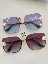 Load image into Gallery viewer, Mother of Pearl Sunglasses
