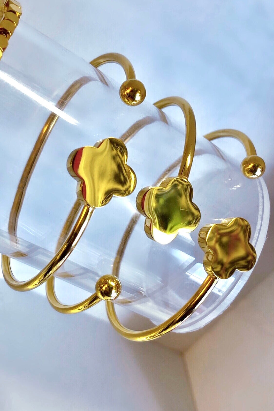 FOUR PETAL CUFF